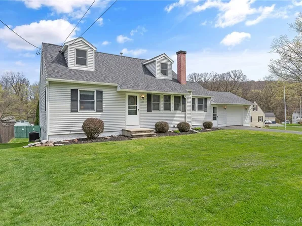 111 Fernpark Dr, Camillus, NY 13031