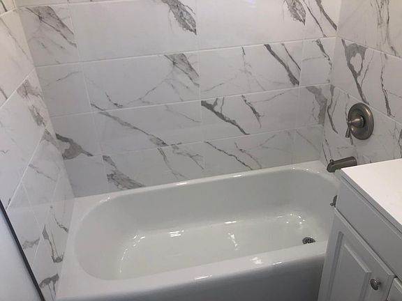 5th image of 640 Franklin Ave APT 1D