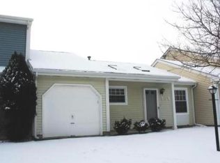 707 Brittany Ln, Island Lake, IL 60042