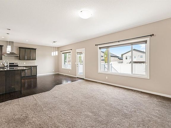5th image of 205 SW Van Slyke Way