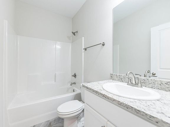 5th image of 721 Ivy Glen Dr