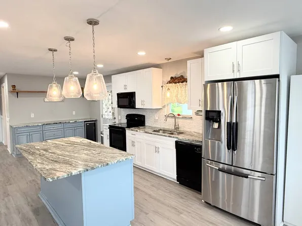 329 N Amers St, North Fort Myers, FL 33903