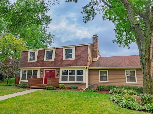 2105 Sheridan Dr, Madison, WI 53704