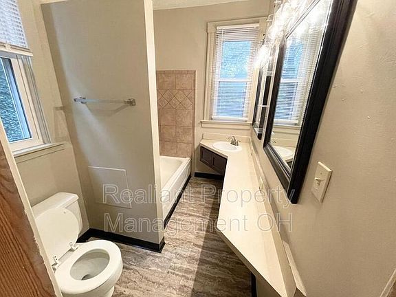 5th image of 1914 Waverly Ave #2