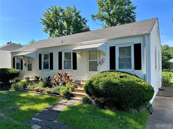 10217 Saint Katherine Ln, Saint Ann, MO 63074