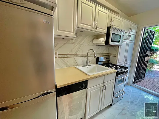 Rented by Highline Residential | media 3