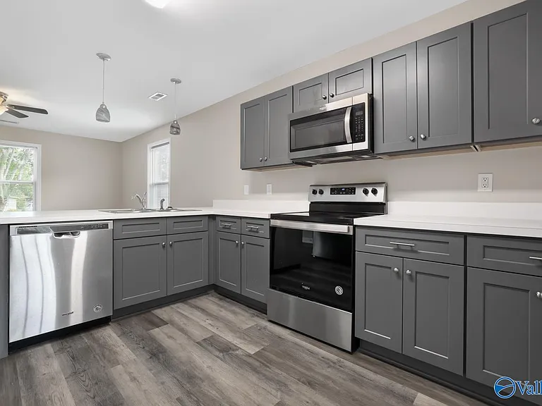 218 Ward Ave NE — Photo 9