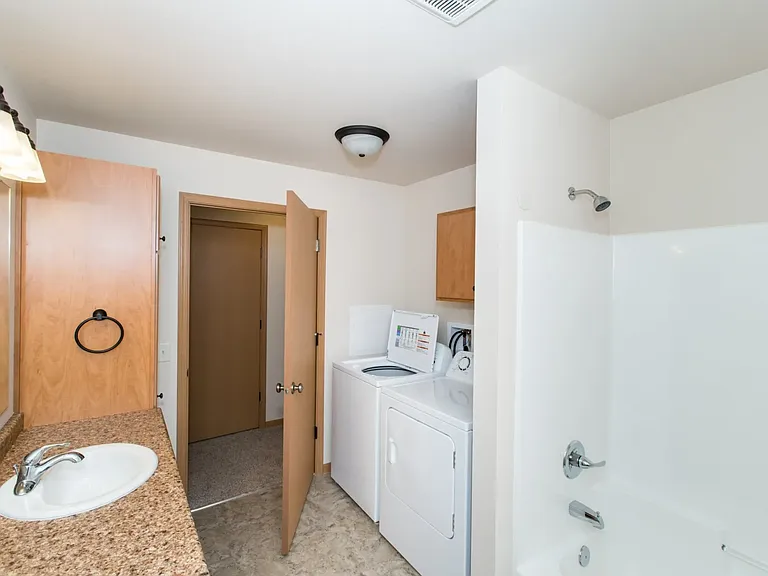 Prosser Place Apartments — Photo 14