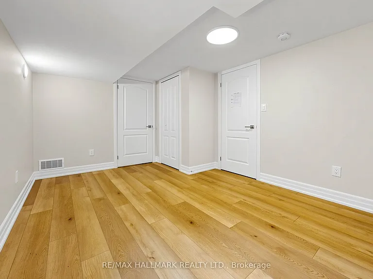 87 Fallingbrook Rd — Photo 31