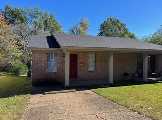 213 Oak Ln #A, Little Rock, AR 72205