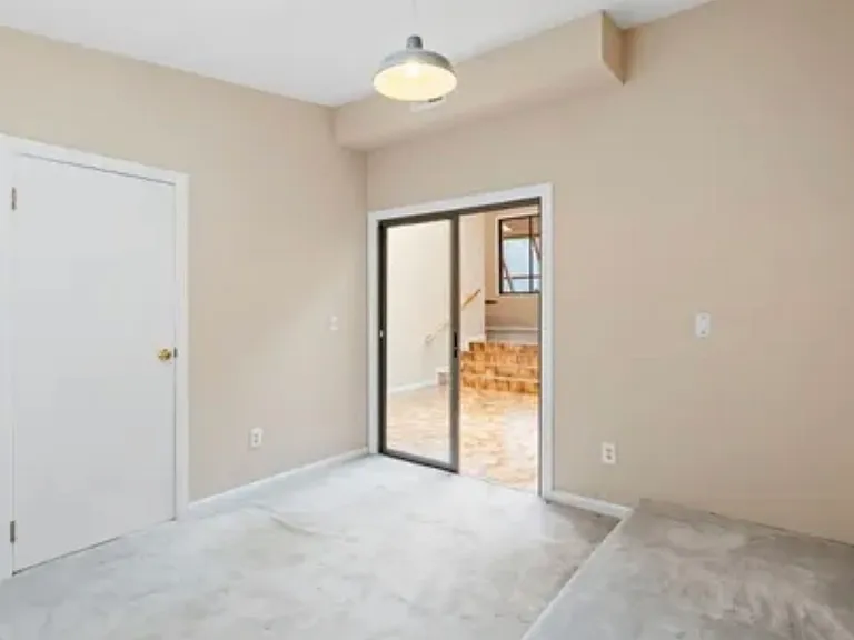 621 Valley Rd — Photo 12