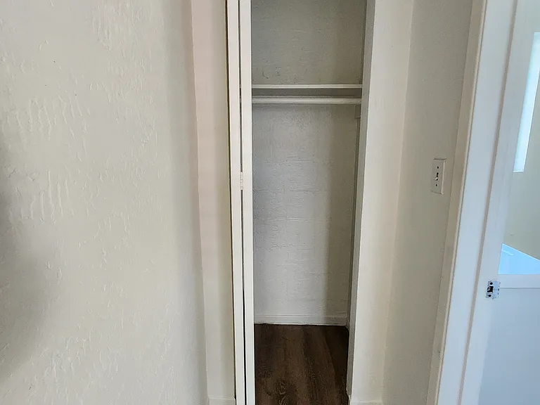 5050 Cass Street — Photo 24