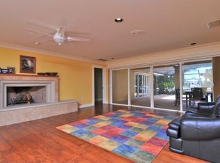 121 S Warbler Ln, Sarasota, FL 34236