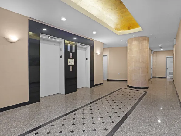 10 Bay Street Landing image 19 of 24