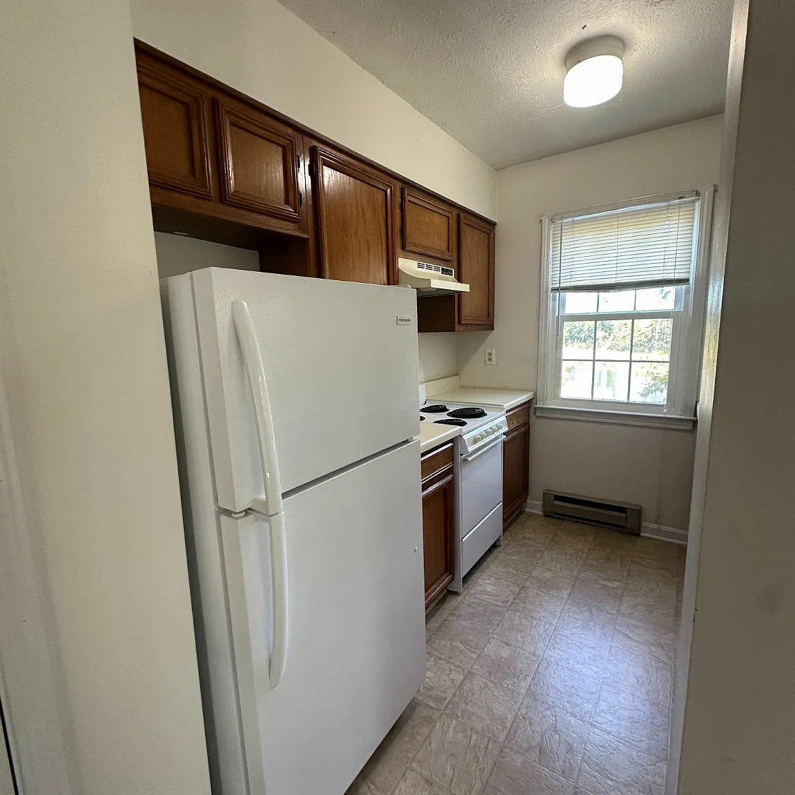 1 bed, 1.0 bath, 650 sqft, $1,200 — Photo 3