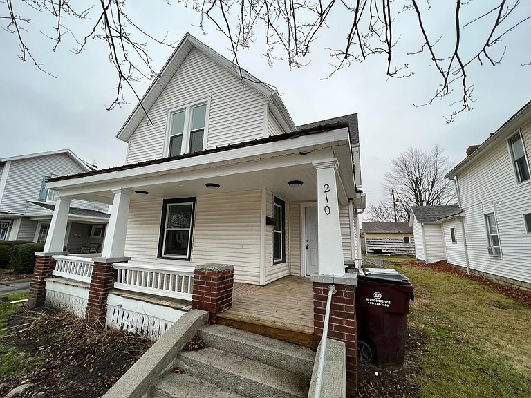 210 N Gilbert St — Photo 1
