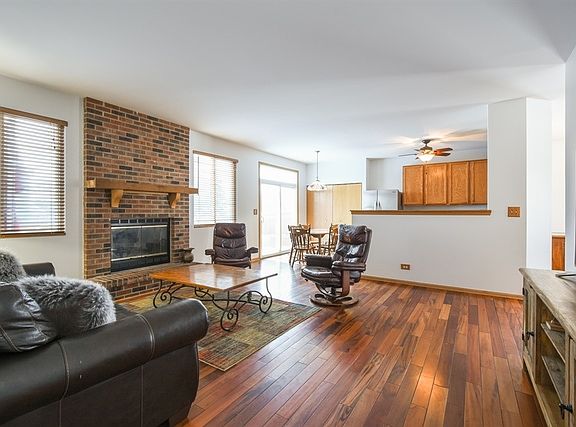 3rd image of 909 Seneca Trl