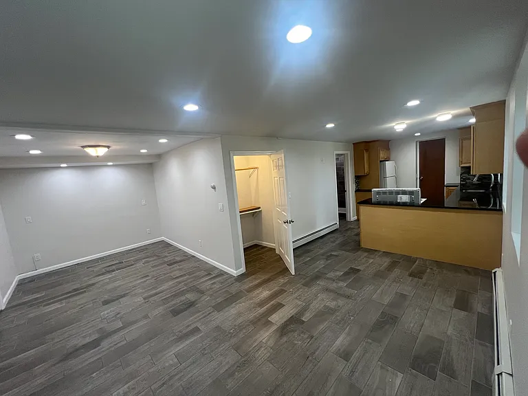21 Dale St #L1 — Photo 5