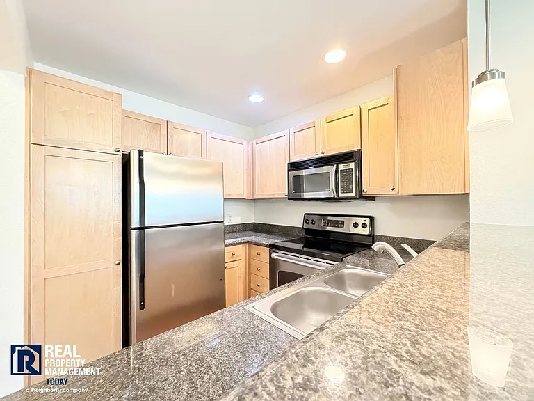 2613 S 272nd St #21 — Photo 10