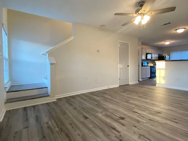 324 Stewarts Landing Cir — Photo 3