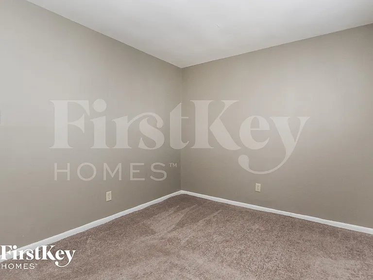 531 S Arlington Ave — Photo 9