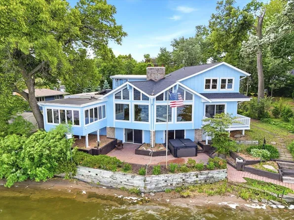 737 Carla Ln, Little Canada, MN 55109