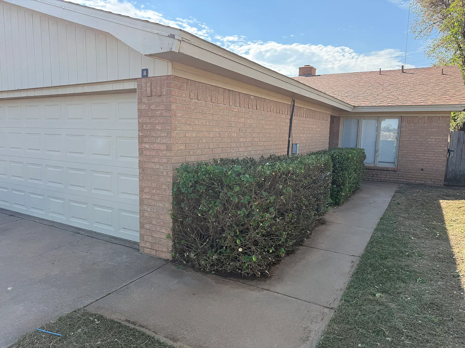 3 bed, 1443 sqft, $1,300 — Photo 2