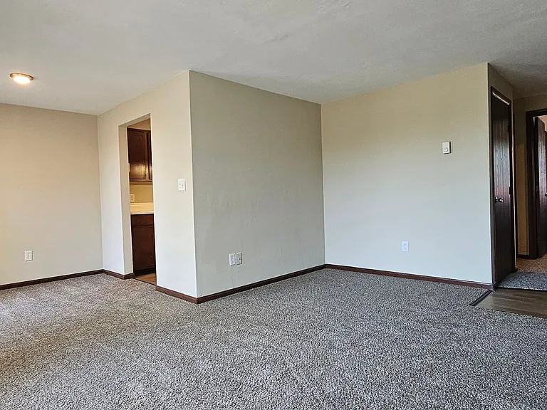 90 Wood Drive — Photo 3