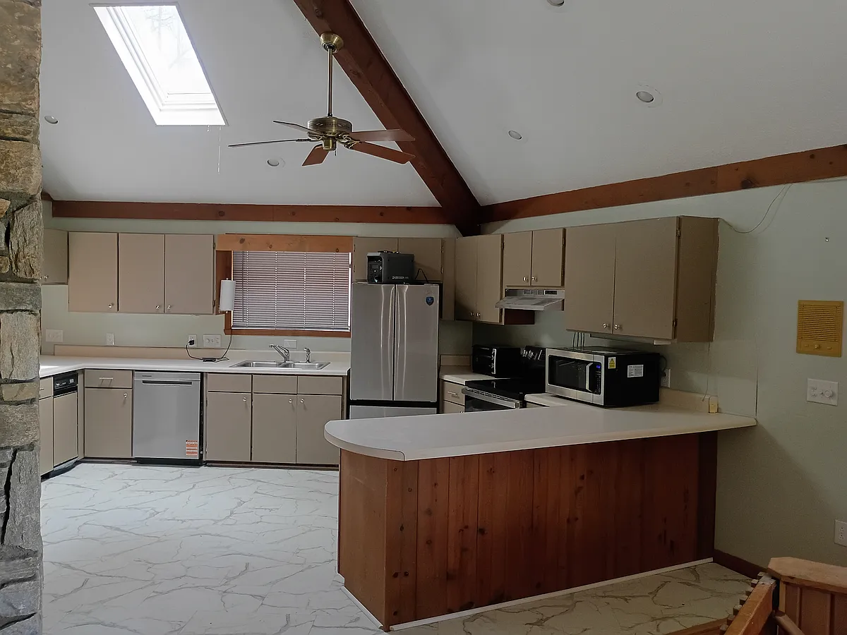 Building Photo - 200 McGuffey Ridge Rd