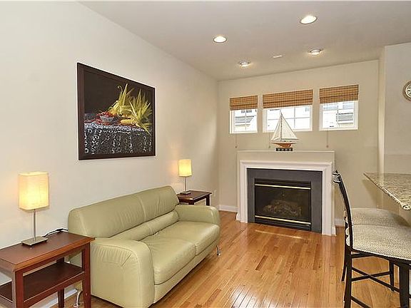 5th image of 11805 Regents Park Dr