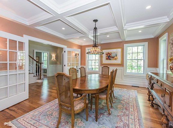 5th image of 574 Poplar Ct