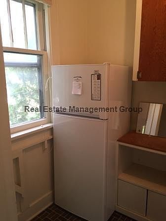 2nd image of 340 Jefferson St APT 4