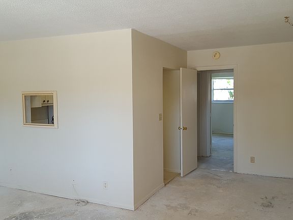 3rd image of 625 Antioch Ave APT 206