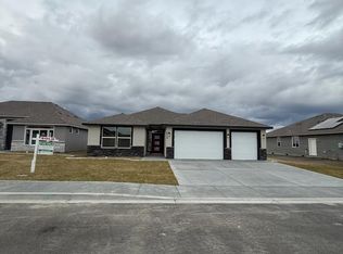 8709 Dusty Maiden Dr, Pasco, WA