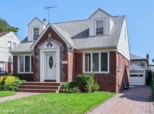 63 E Dover St, Valley Stream, NY 11580