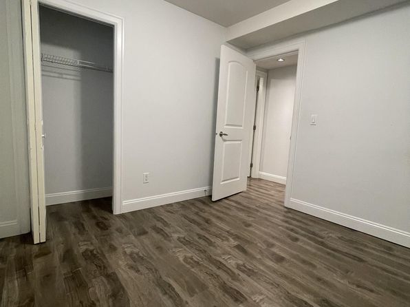 2 bedroom rental in Surrey — photo 8