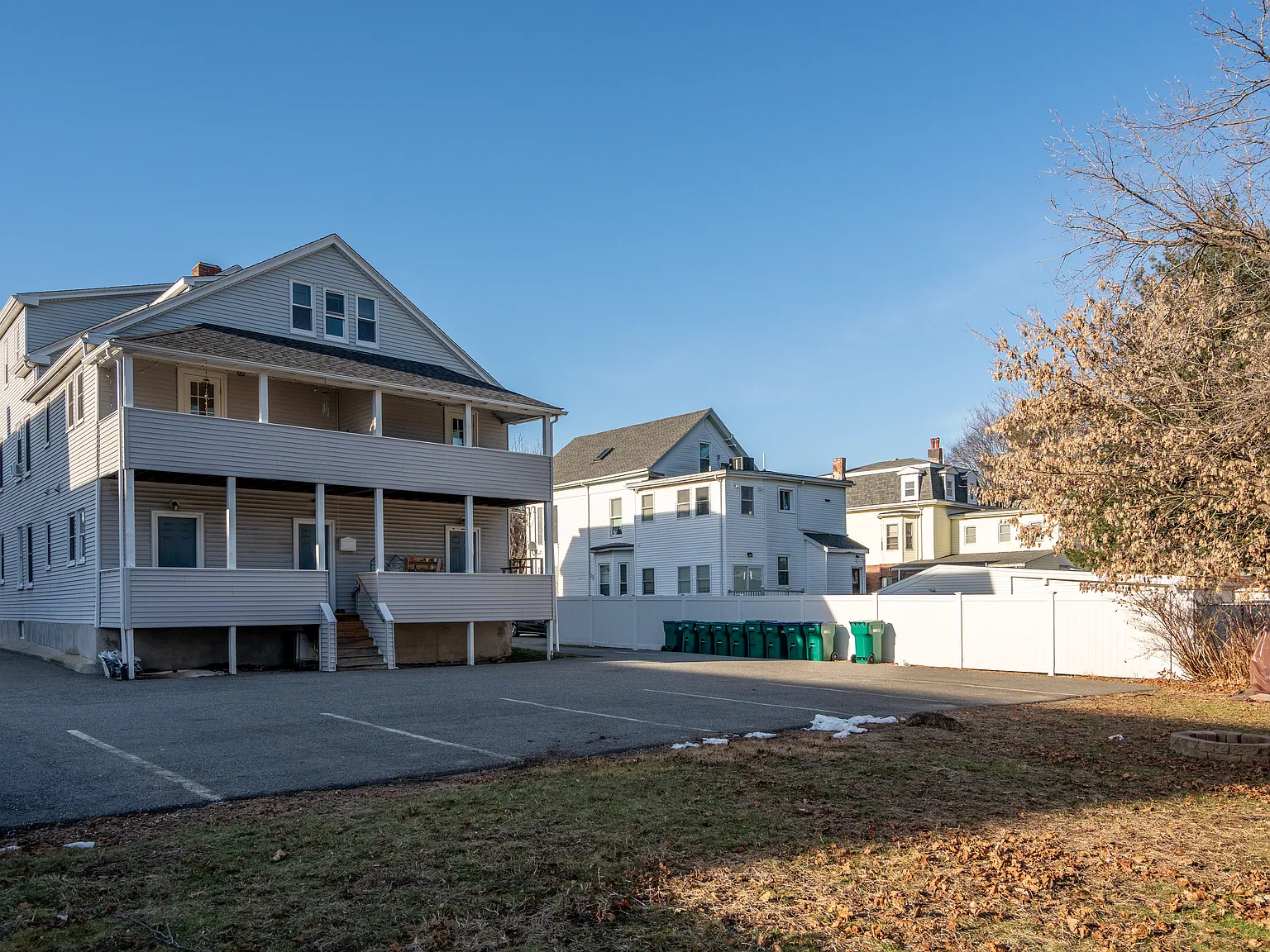 3 bed, 1400 sqft, $3,350 — Photo 3