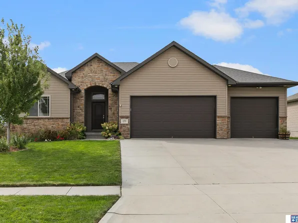 1201 Ridge Rd, Hickman, NE 68372
