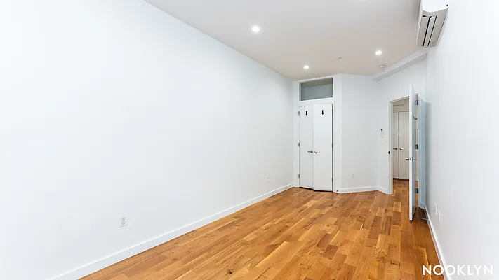 Rented by Nooklyn NYC LLC | media 29