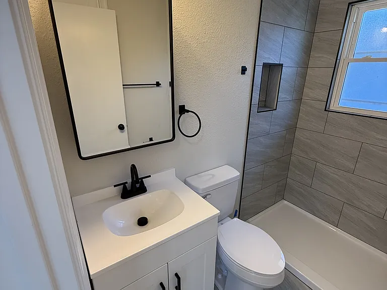 201 E Ocean View Ave — Photo 8