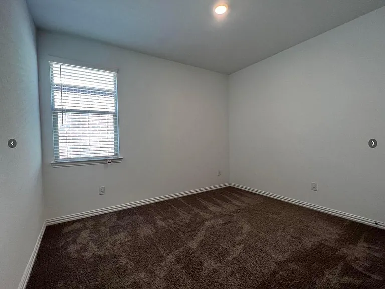 8000 Blue Heron Ln — Photo 13