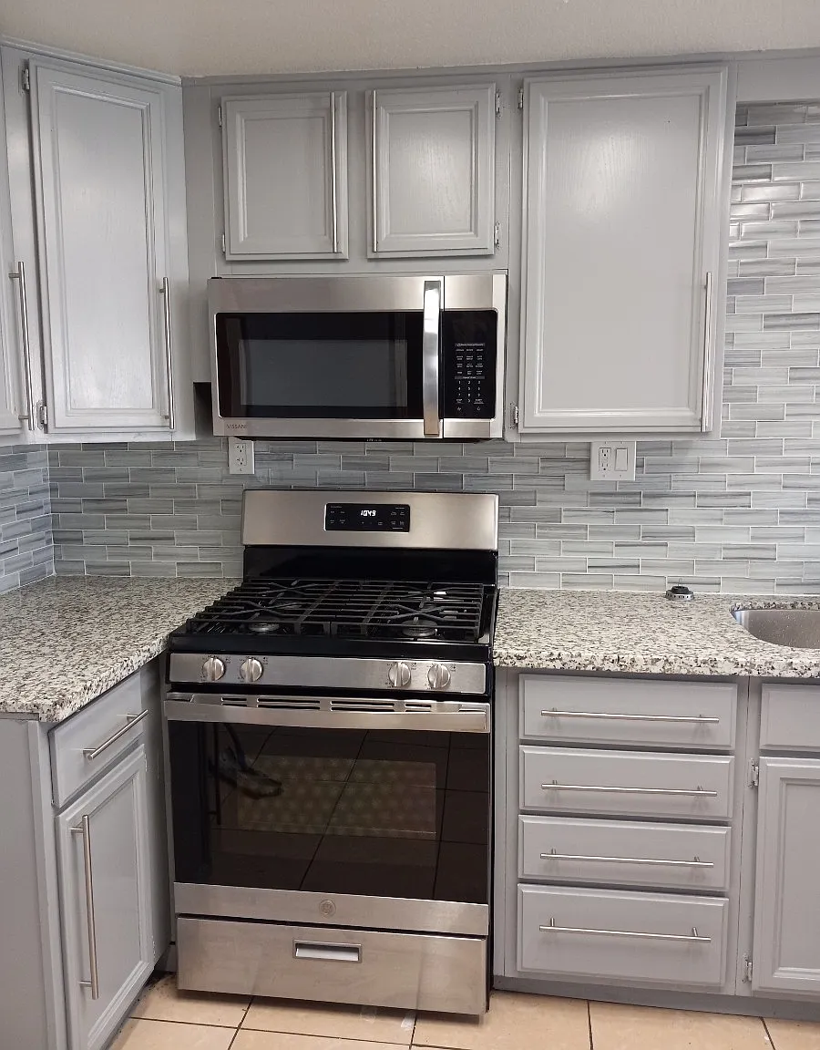 3 bed, 1111 sqft, $2,975 — Photo 4