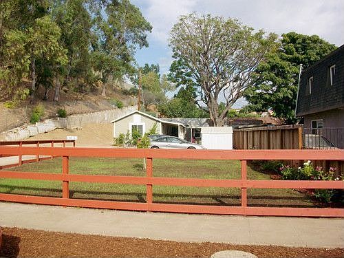 1st image of 315 Leslie Way