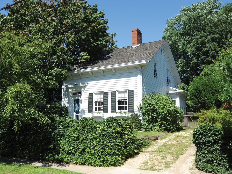1st image of 169 Madison St