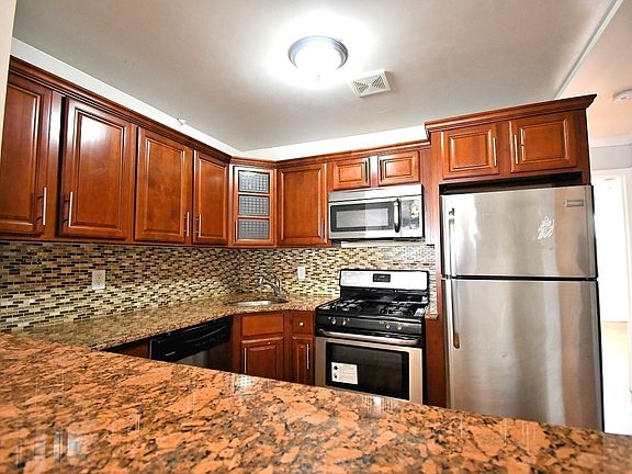 2nd image of 487 Commonwealth Ave #3
