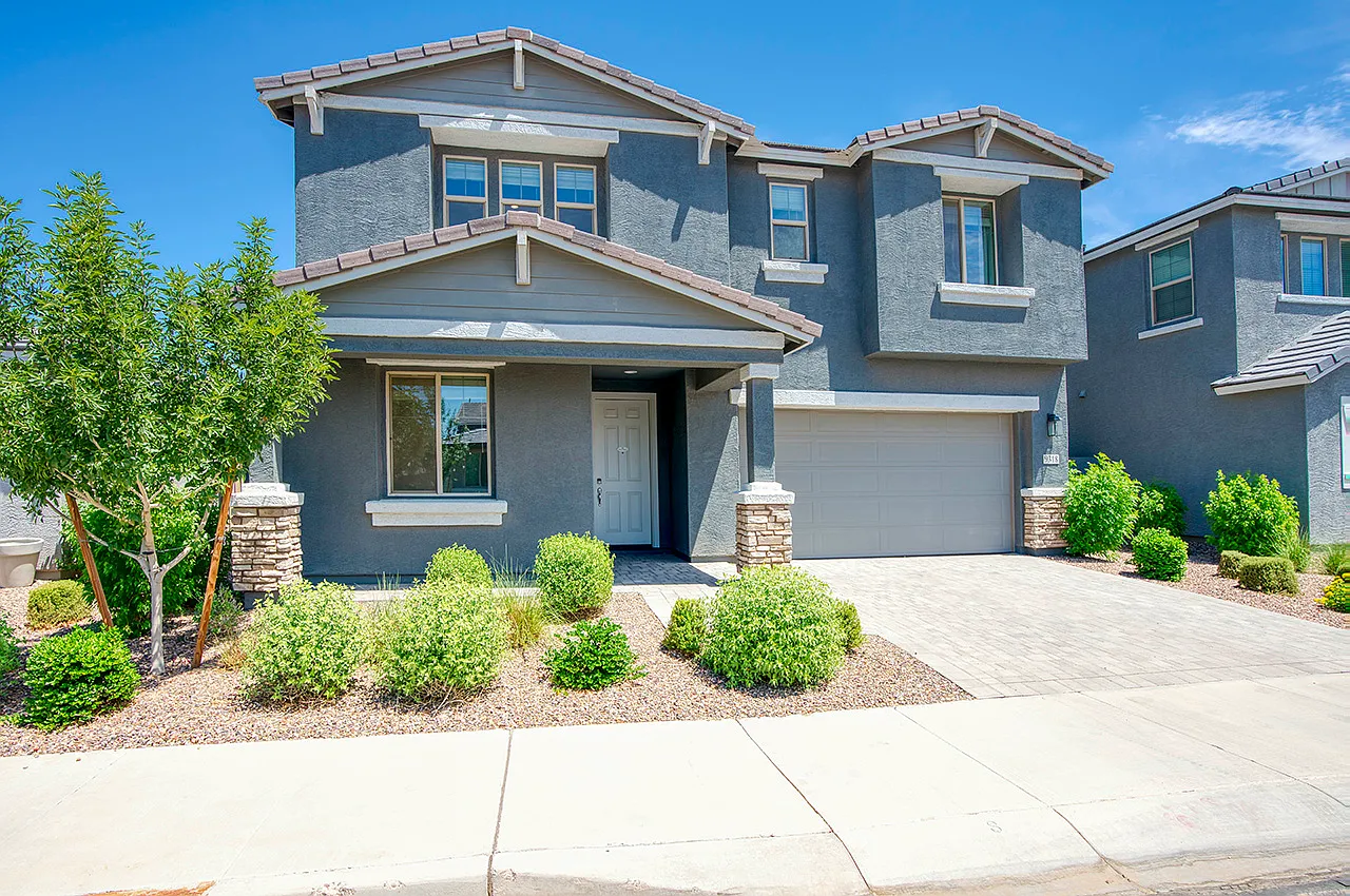 4 bed, 2664 sqft, $2,950 — Photo 1