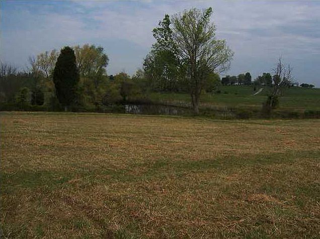 1st image of 2 Bennett Ln #C