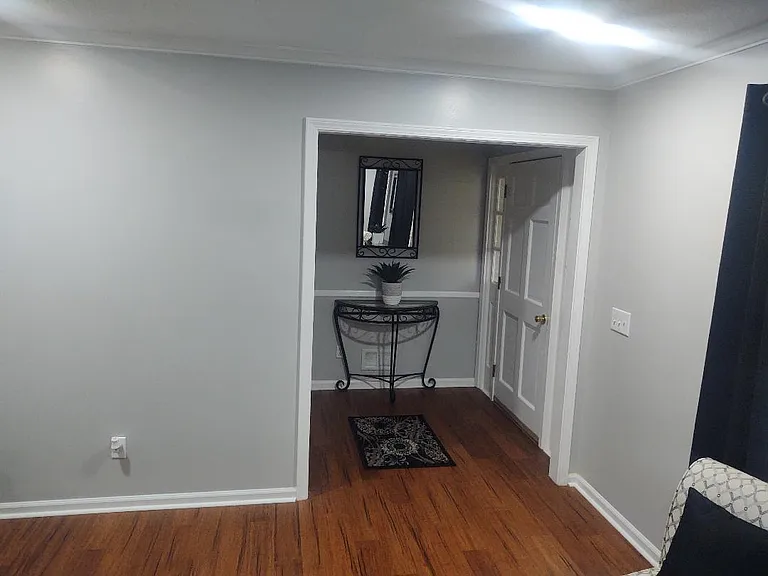 125 Rodborough Rd — Photo 5