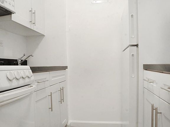 5th image of 320 E 58th St APT 2D