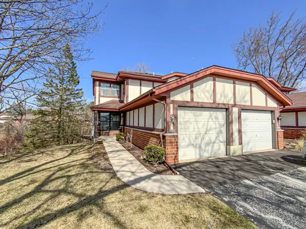 8826 West Knoll COURT, Franklin, WI 53132
